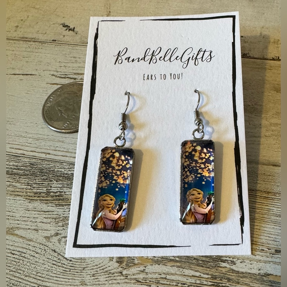 Disney Fan Glass Dangle Earrings: Rapunzel